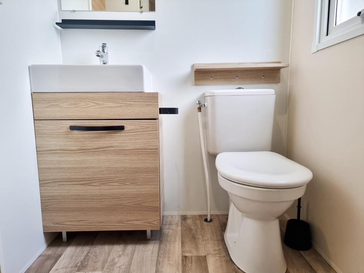 Prachtig Chalet Ok50 D12 Op Familiecamping Осткапеле Екстериор снимка