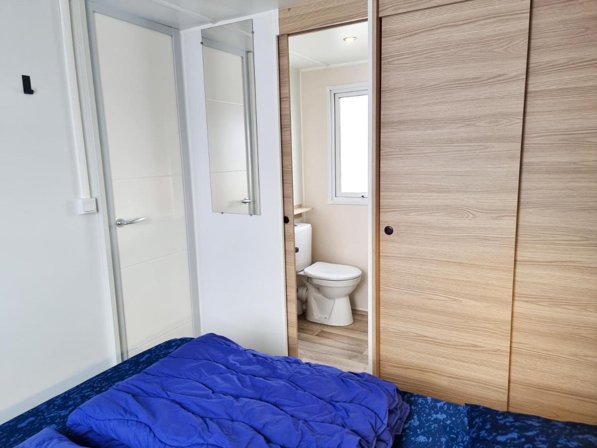Prachtig Chalet Ok50 D12 Op Familiecamping Осткапеле Екстериор снимка